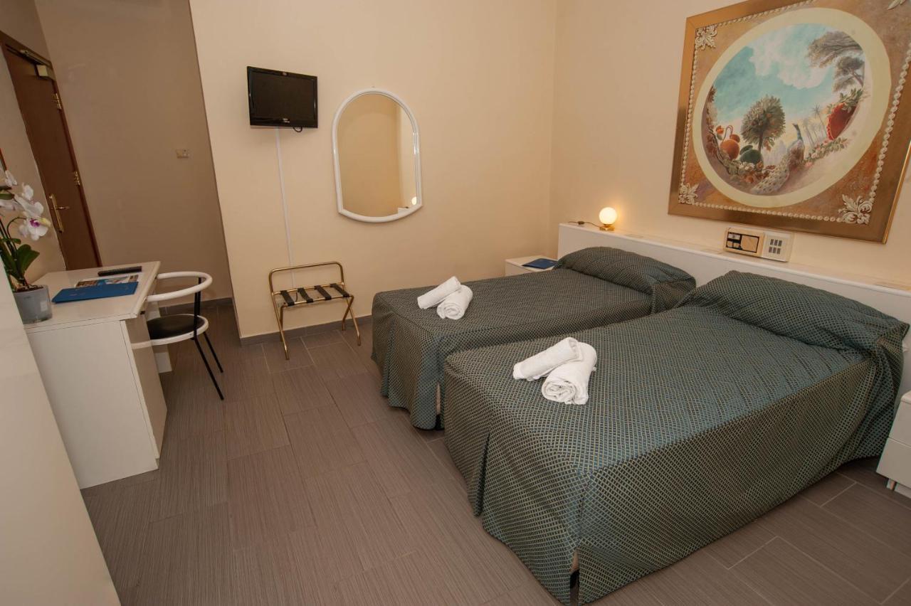Hotel Posta Dependance Chianciano Terme Buitenkant foto