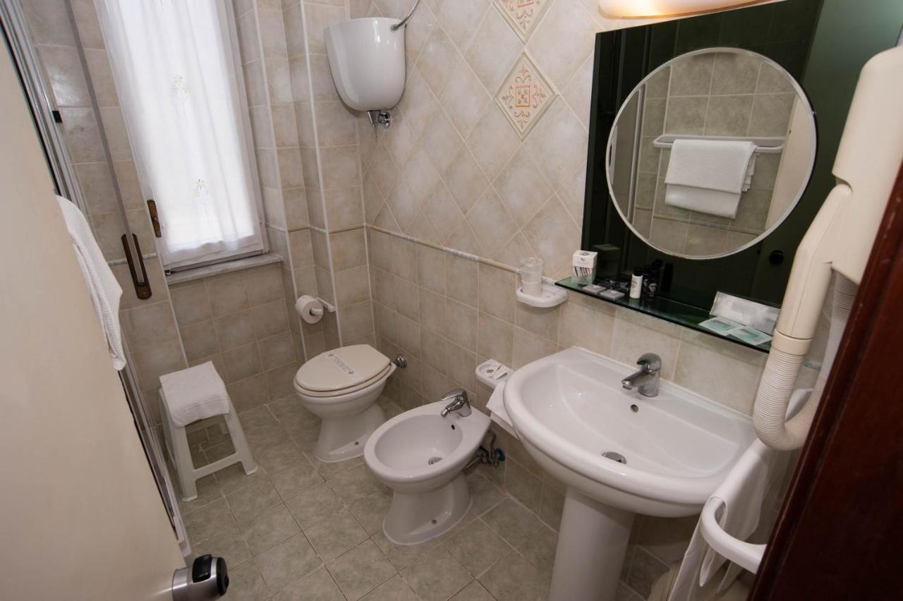 Hotel Posta Dependance Chianciano Terme Buitenkant foto