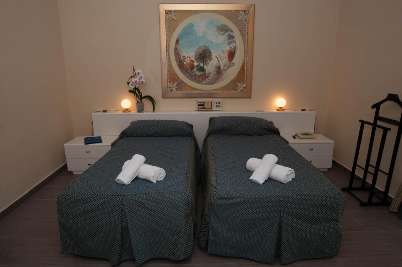 Hotel Posta Dependance Chianciano Terme Buitenkant foto